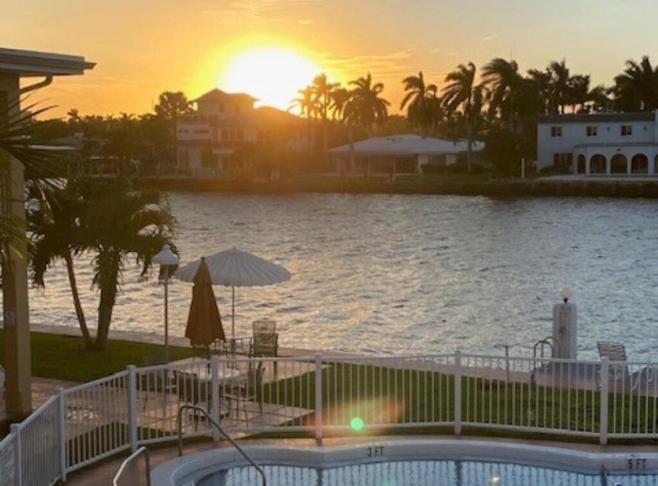 Studio Intracoastal Views! 5 Min Walk To The Beach Villa ปอมปาโนบีช ภายนอก รูปภาพ