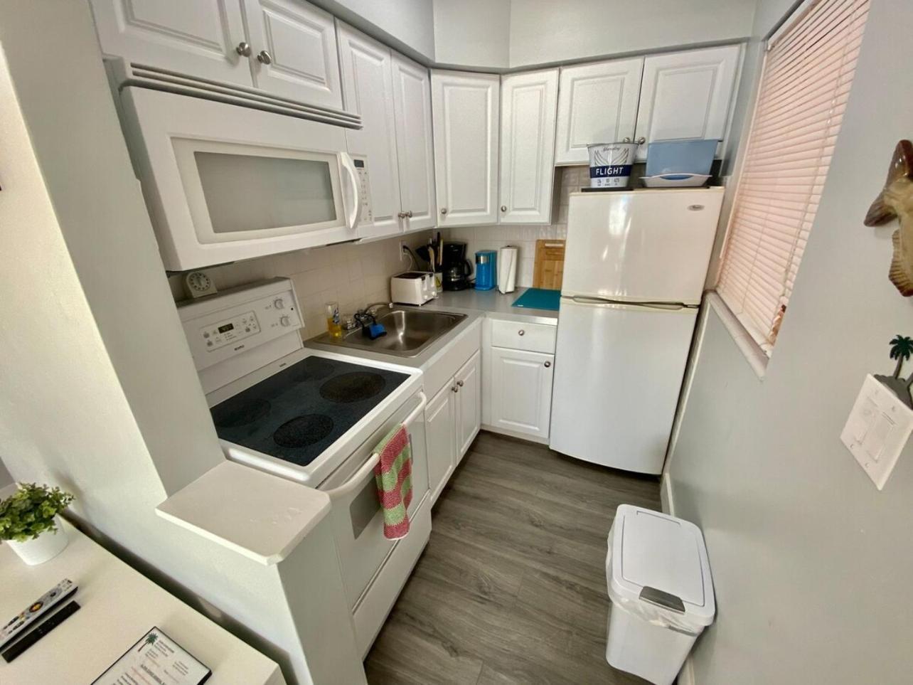 Studio Intracoastal Views! 5 Min Walk To The Beach Villa ปอมปาโนบีช ภายนอก รูปภาพ