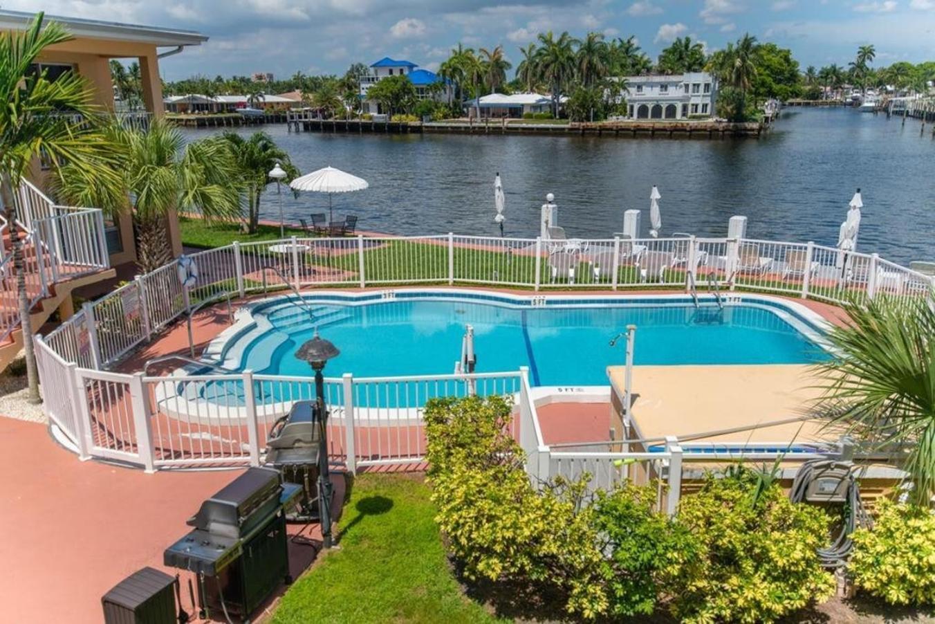 Studio Intracoastal Views! 5 Min Walk To The Beach Villa ปอมปาโนบีช ภายนอก รูปภาพ